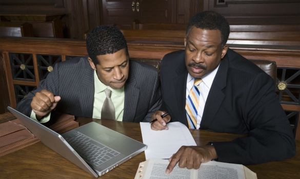Advantages of Hiring The Services of A Business Lawyer