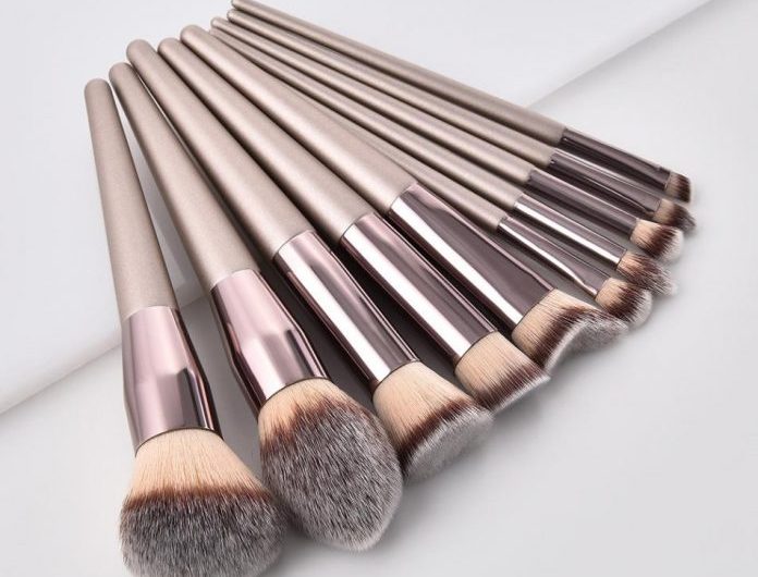 How to Clean Makeup Brushes?-Step by Step Tutorial